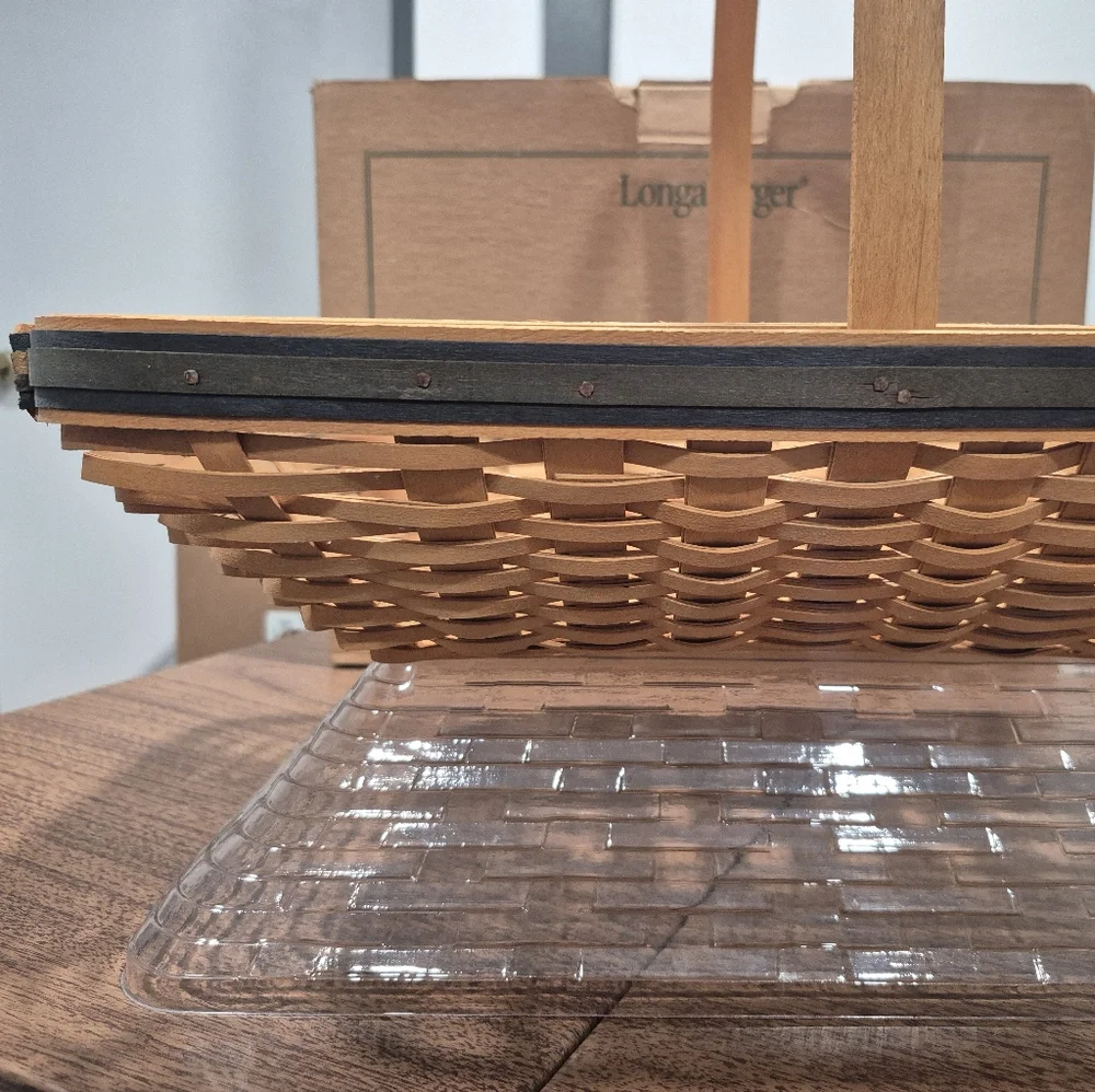 NIB Longaberger 2000 Collectors Club Spring Meadow Basket